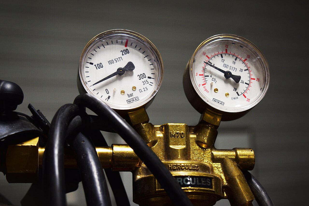 Riduttore e manometri del gas per saldatura MIG/MAG